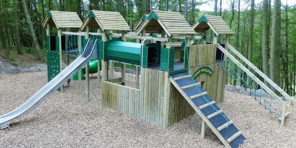 Facilities include a childrens play area
